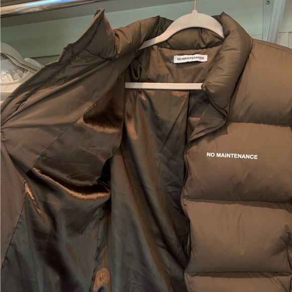 Oversized Women's Brown Puffer Jacket - Picture 2 of 8
